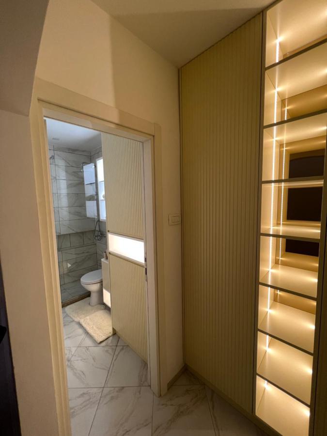 Center Deluxe Studio Lägenhet Nikšić Exteriör bild